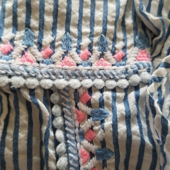 Vineyard Vines | Seersucker Embroidered Shift Dress - Picture 5 of 11